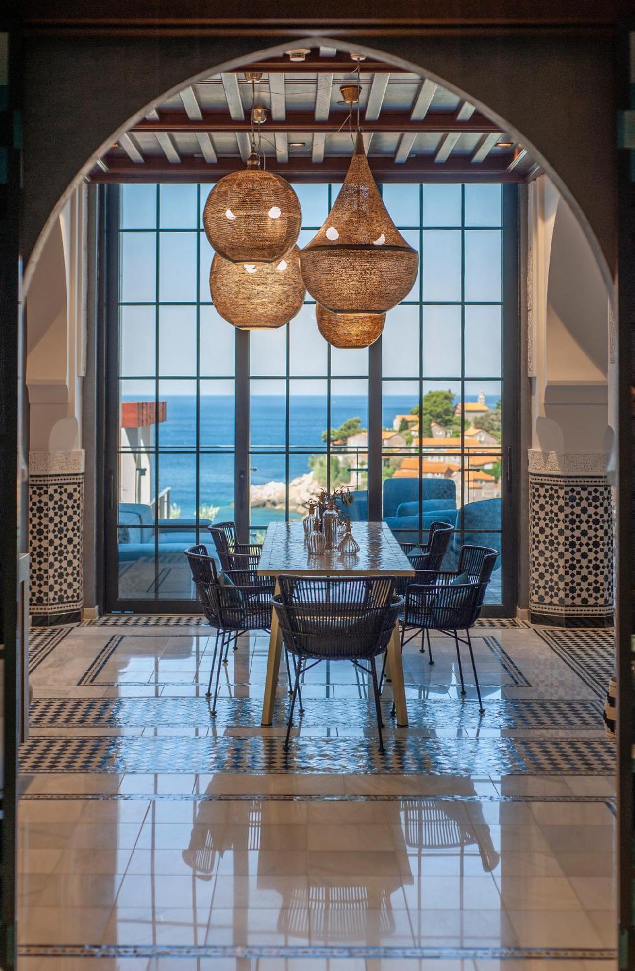 Suite Terrace,1559215795:JPEG